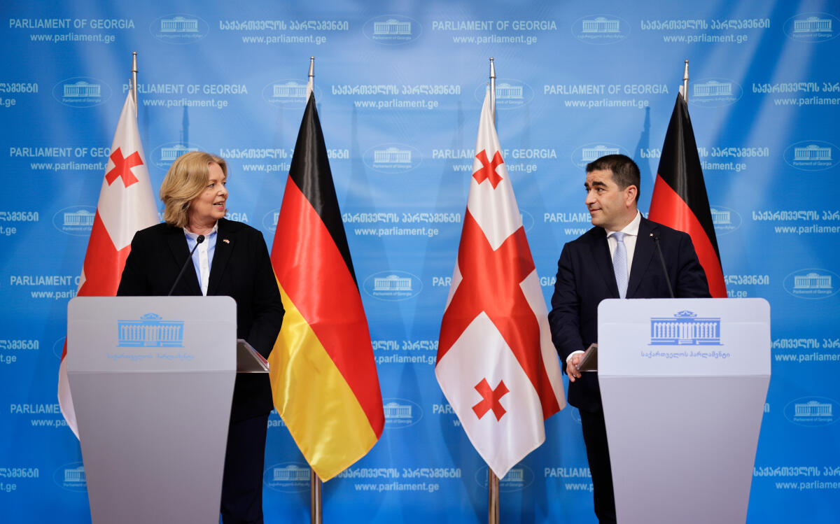 Bundestagspräsidentin Bärbel Bas, SPD, MdB, reist nach Riga, Georgien und die Republik Moldau. Hier Pressestatement mit dem Parlamentspräsidenten, Schalwa Papuaschwili. Bas, Bärbel Bundestagspräsidentin Bärbel Bas, SPD, MdB, reist nach Riga, Georgien und die Republik Moldau. Hier Pressestatement mit dem Parlamentspräsidenten, Schalwa Papuaschwili.