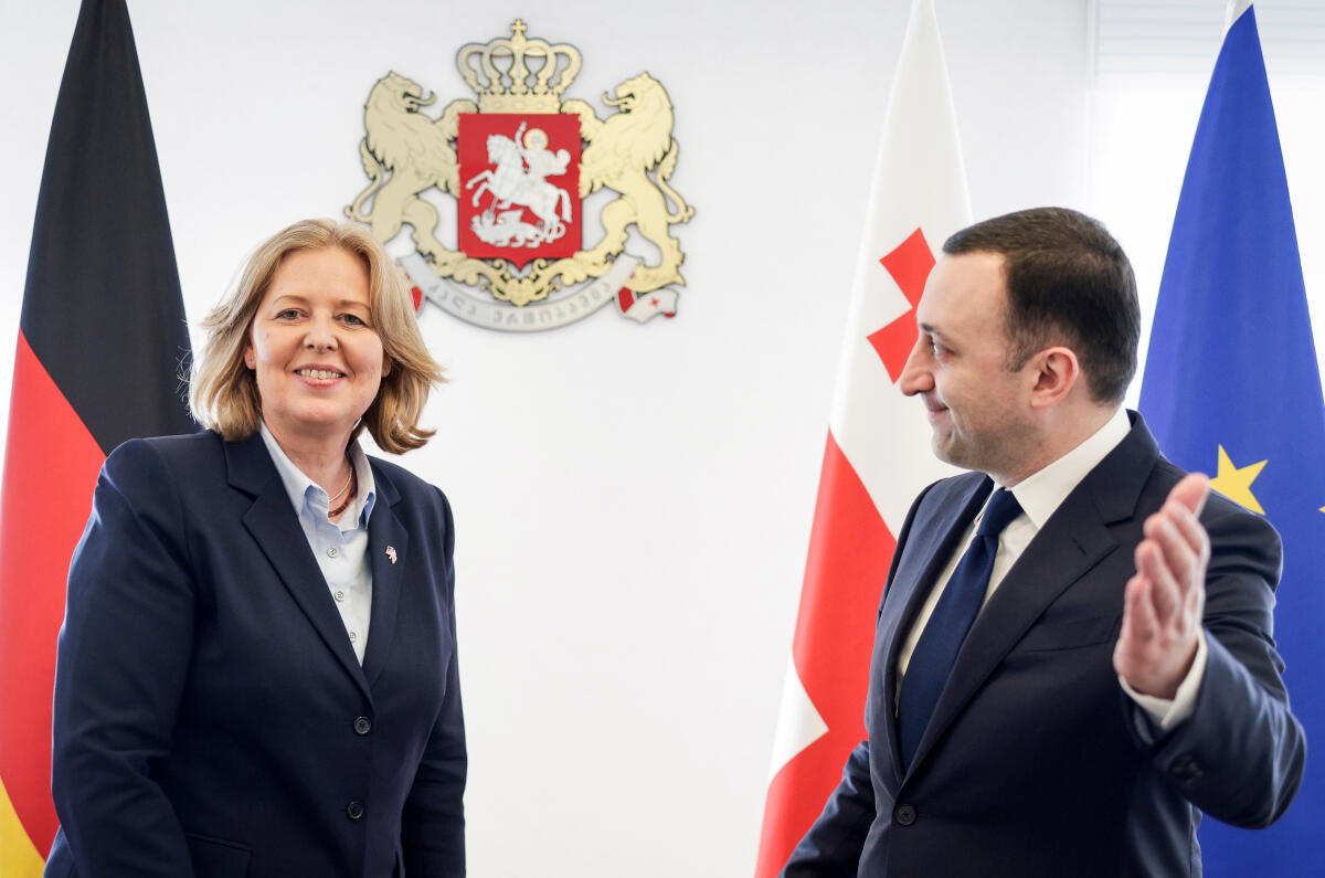 Bundestagspräsidentin Bärbel Bas, SPD, MdB, reist nach Riga (Lettland), Georgien und in die Republik Moldau. Hier Gespräch mit dem Ministerpräsidenten von Georgien, Irakli Garibaschwili. Bas, Bärbel Bundestagspräsidentin Bärbel Bas, SPD, MdB, reist nach Riga (Lettland), Georgien und in die Republik Moldau. Hier Gespräch mit dem Ministerpräsidenten von Georgien, Irakli Garibaschwili.