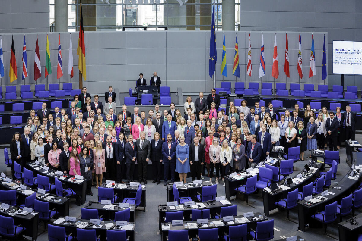 Gruppenfoto während der Jahrestagung der Baltic Sea Parliamentary Conference (BSPC) im Plenarsaal des Deutschen Bundestages. Gruppenfoto während der Jahrestagung der Baltic Sea Parliamentary Conference (BSPC) im Plenarsaal des Deutschen Bundestages.