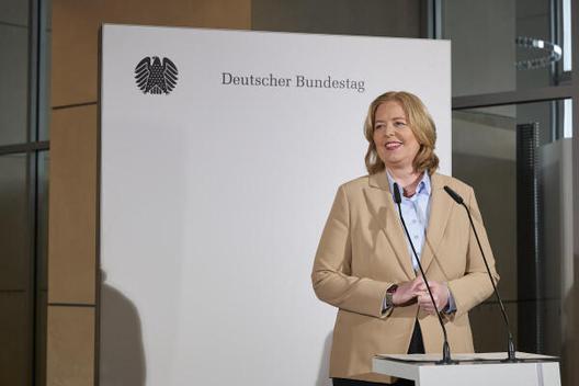 Bas, Bärbel Reichstagsgebäude, Abgeordnetenlobby