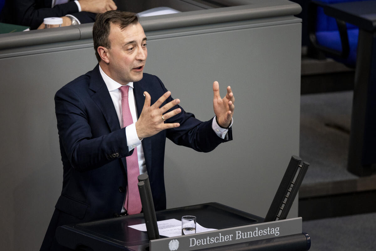 Ziemiak, Paul Paul Ziemiak, CDU/CSU, MdB, hält eine Rede zum Einzelplan 23 „Wirtschaftliche Zusammenarbeit und Entwicklung“  im Plenum.