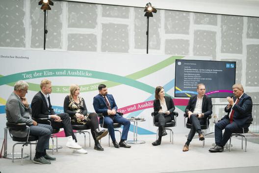 Riexinger, Bernd; Kraft, Rainer; Al-Halak, Muhanad; Ganserer, Tessa; Schreiner, Felix; Blankenburg, Jakob Marie-Elisabeth-Lüders-Haus, Innenansicht