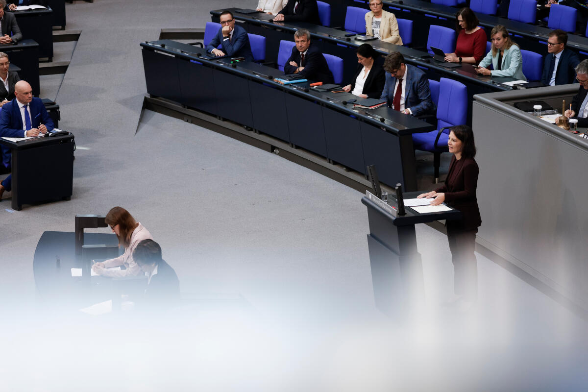 Bundesaußenministerin Annalena Baerbock, Bündnis 90/ Die Grünen, MdB, hält eine Rede zu Top 7 "China-Strategie der Bundesregierung". Baerbock, Annalena Bundesaußenministerin Annalena Baerbock, Bündnis 90/ Die Grünen, MdB, hält eine Rede zu Top 7 "China-Strategie der Bundesregierung".