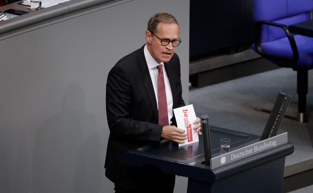 Michael Müller, SPD, MdB, hält eine Rede zu Top 7 "China-Strategie der Bundesregierung". Müller, Michael Michael Müller, SPD, MdB, hält eine Rede zu Top 7 "China-Strategie der Bundesregierung".