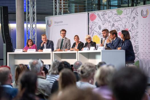 Kuhle, Konstantin; Schieder, Marianne; Stegemann, Albert; Eckert, Leon; Frömming, Götz; Akbulut, Gökay Paul-Löbe-Haus, Innenansicht