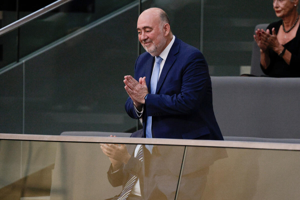 Der israelische Botschafter Ron Prosor auf der Tribüne während der 128. Sitzung, ZP 6, Thema: Regierungserklärung zur Lage in Israel.
