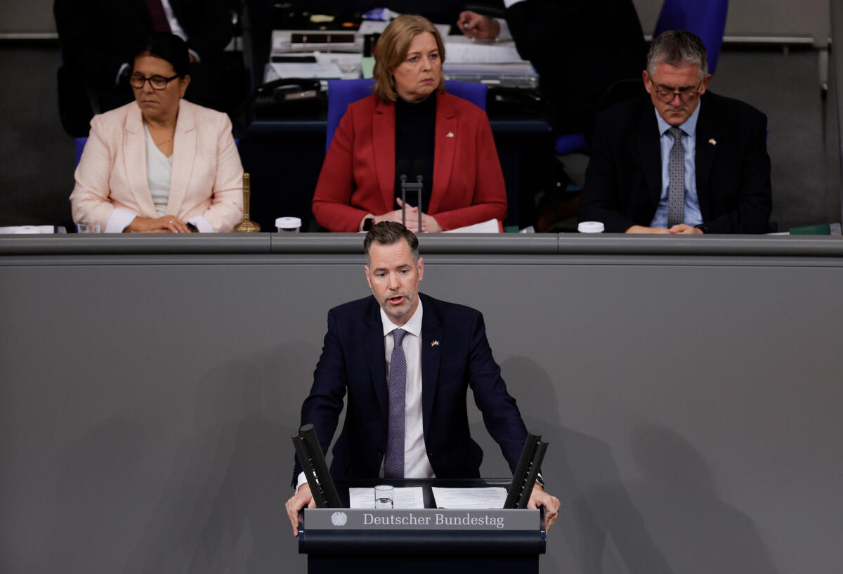 Christian Dürr, FDP, Fraktionsvorsitzender, Rede in der 128. Sitzung, ZP 6, Thema: Regierungserklärung zur Lage in Israel.
Dürr, Christian Christian Dürr, FDP, Fraktionsvorsitzender, Rede in der 128. Sitzung, ZP 6, Thema: Regierungserklärung zur Lage in Israel.