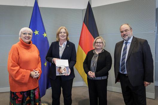 Bas, Bärbel; Roth, Claudia Reichstagsgebäude, Empfangsraum
