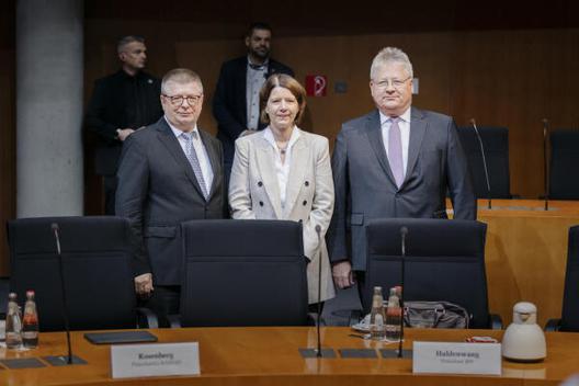 Rosenberg, Martina; Kahl, Bruno; Haldenwang, Thomas Paul-Löbe-Haus, Sitzungssaal