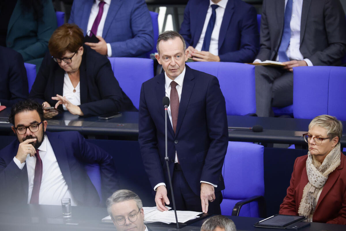 Volker Wissing (FDP), Bundesminister für Verkehr und Digitales, aufgenommen im Rahmen einer Regierungsbefragung im Deutschen Bundestag. Berlin, 18.10.2023. Wissing, Volker Volker Wissing (FDP), Bundesminister für Verkehr und Digitales, aufgenommen im Rahmen einer Regierungsbefragung im Deutschen Bundestag. Berlin, 18.10.2023.