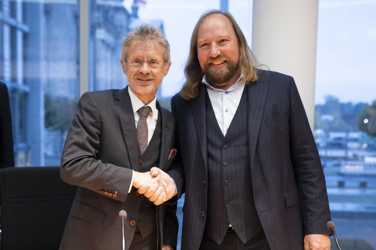 Tschechischer Senatspräsident, Miloš Vystrčil (l), zu Gast im Ausschuss für die Angelegenheiten der Europäischen Union unter Leitung des Vorsitzenden Dr. Anton Hofreiter (r), Bündnis 90/Die Grünen,MdB. Hofreiter, Anton Tschechischer Senatspräsident, Miloš Vystrčil (l), zu Gast im Ausschuss für die Angelegenheiten der Europäischen Union unter Leitung des Vorsitzenden Dr. Anton Hofreiter (r), Bündnis 90/Die Grünen,MdB.