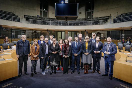 Schönberger, Marlene; Lindh, Helge; Schneider, Daniel; Budde, Katrin; Schieder, Marianne; Hacker, Thomas; Grundl, Erhard; Schenderlein, Christiane; Jongen, Marc; Mörseburg, Maximilian Marie-Elisabeth-Lüders-Haus, Anhörungssaal