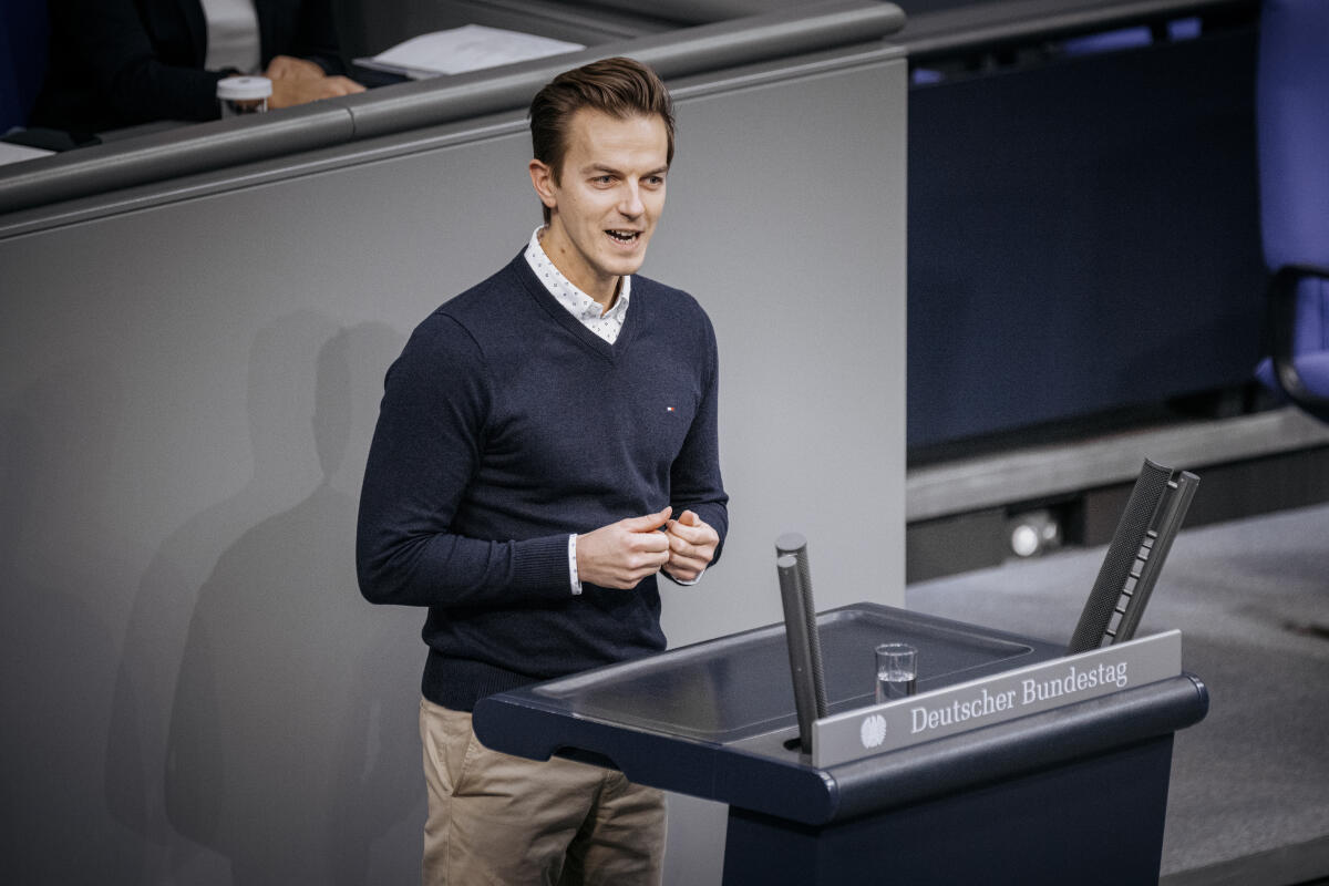 Mieves, Matthias Matthias David Mieves, SPD, MdB, hält eine Rede zu TOP 9 „Digitalisierung im Gesundheitswesen“ im Plenum.