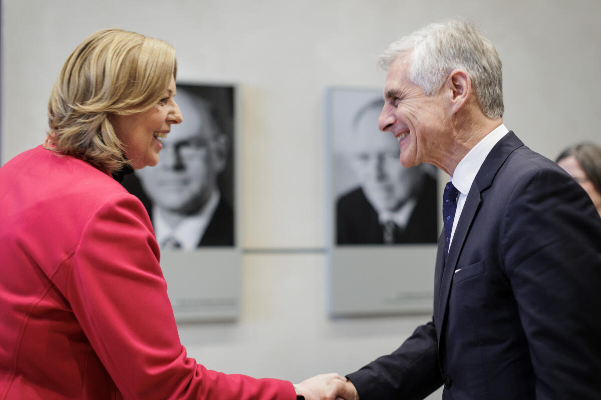Bärbel Bas (SPD), Bundestagspräsidentin, empfängt den Botschafter der Republik Österreich, Dr. Michael Linhart, zu einem Gespräch in Berlin, 10.11.2023. Bas, Bärbel Bärbel Bas (SPD), Bundestagspräsidentin, empfängt den Botschafter der Republik Österreich, Dr. Michael Linhart, zu einem Gespräch in Berlin, 10.11.2023.