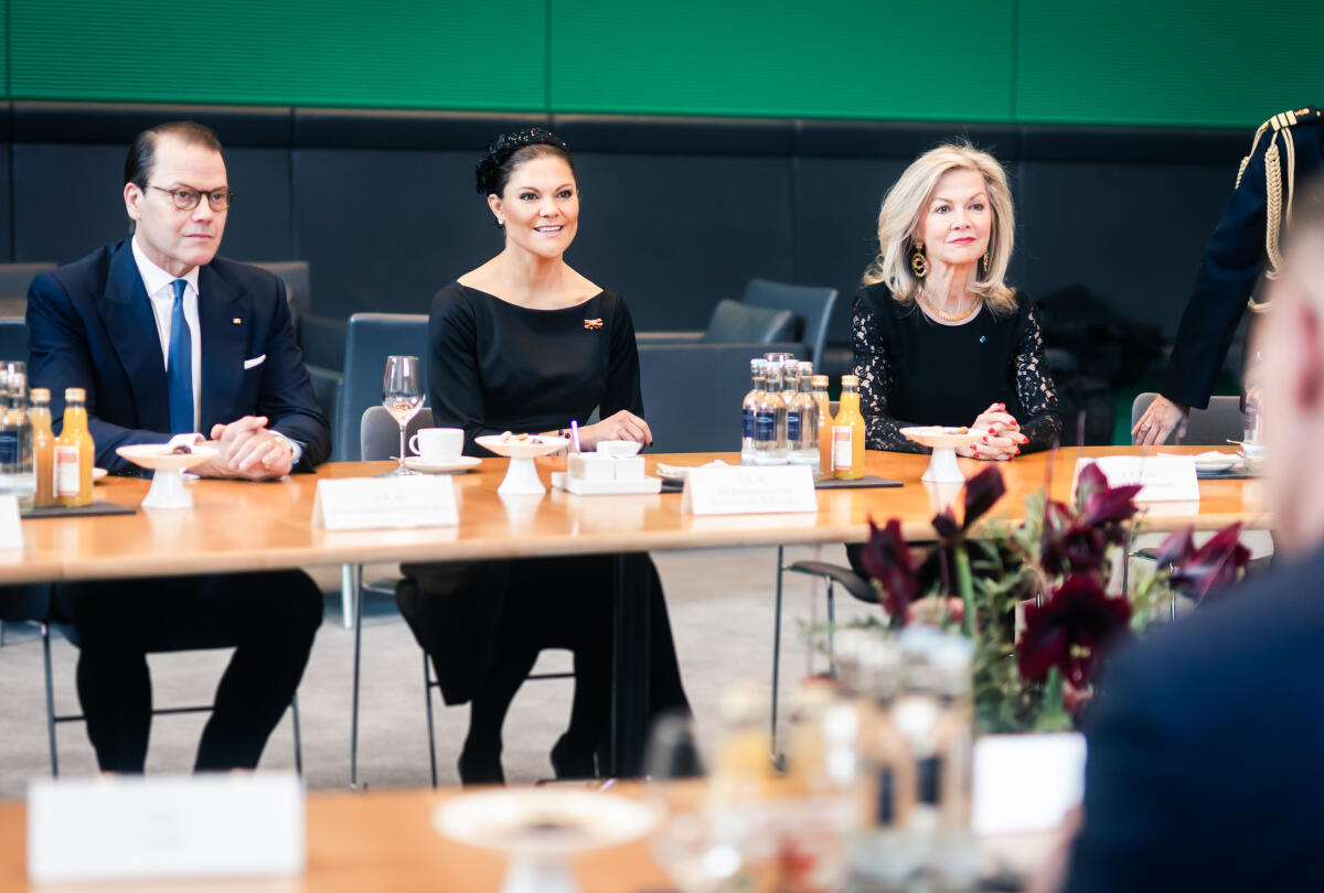 Bundestagsvizepräsidentin Aydan Özoguz, SPD, MdB, empfängt die Kronprinzessin Viktoria von Schweden zu einem Gespräch. Özoğuz, Aydan Bundestagsvizepräsidentin Aydan Özoguz, SPD, MdB, empfängt die Kronprinzessin Viktoria von Schweden zu einem Gespräch.