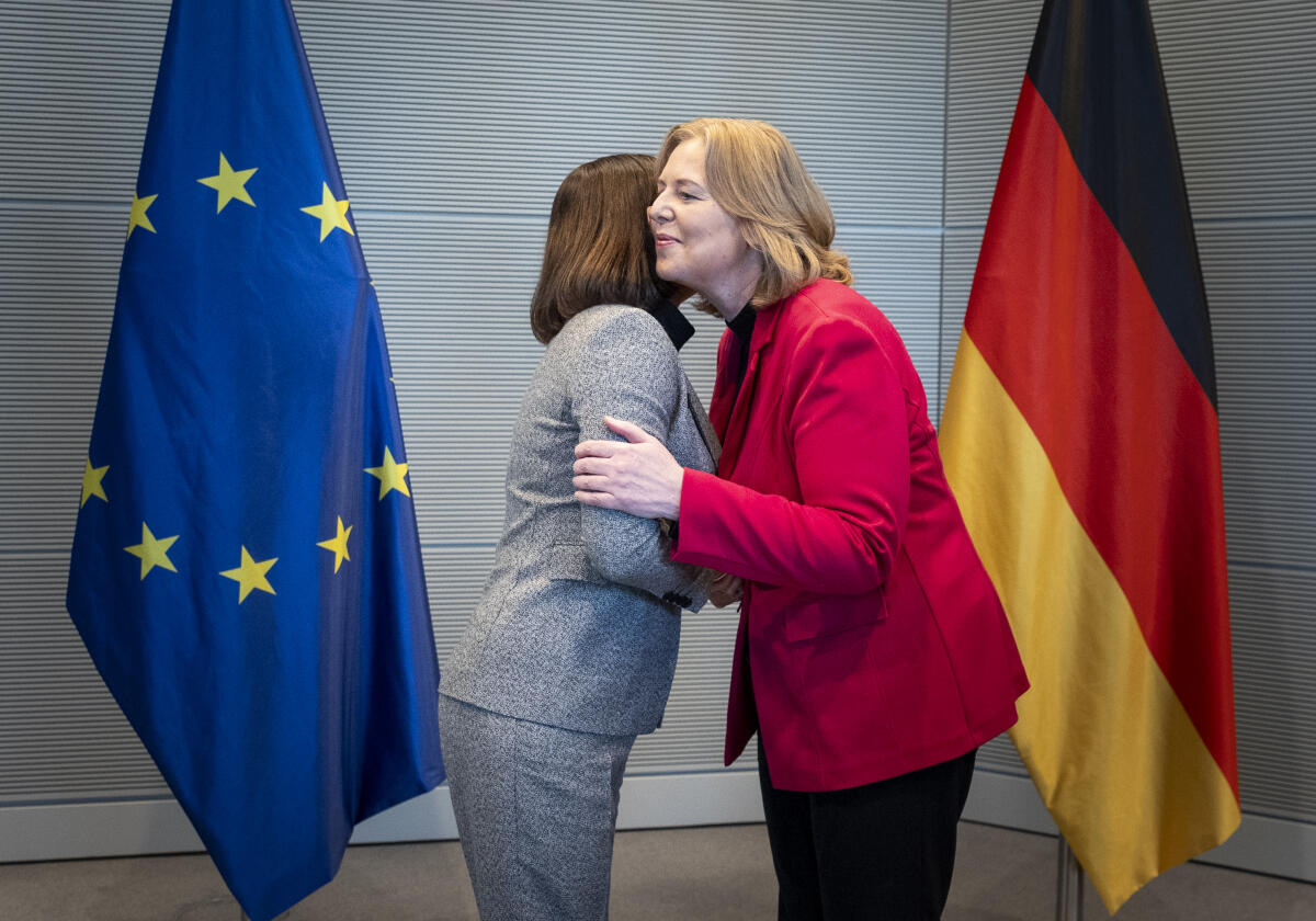 Bas, Bärbel Bundestagspräsidentin Bärbel Bas, SPD, MdB, empfängt Swetlana Tichanowskaja zu einem Gespräch im Bundestag in Berlin.