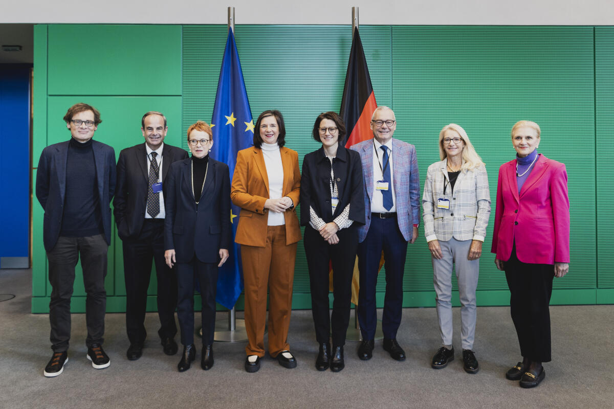 Bundestagsvizepräsidentin Katrin Göring-Eckardt, Bündnis 90/Die Grünen, MdB, empfängt eine Delegation aus der Schweiz in Berlin, 16.11.2023. Göring-Eckardt, Katrin Bundestagsvizepräsidentin Katrin Göring-Eckardt, Bündnis 90/Die Grünen, MdB, empfängt eine Delegation aus der Schweiz in Berlin, 16.11.2023.