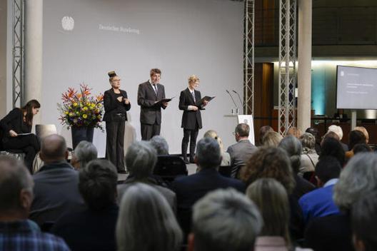 Szasz, Stephan; Goldkuhle, Petra Paul-Löbe-Haus, Innenansicht