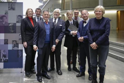 Szasz, Stephan; Bas, Bärbel; Steinle, Karl-Heinz; Schirdewahn, Klaus; Goldkuhle, Petra; Petzel, Andreas; Metzner, Helmut; Eschebach, Insa Paul-Löbe-Haus, Innenansicht