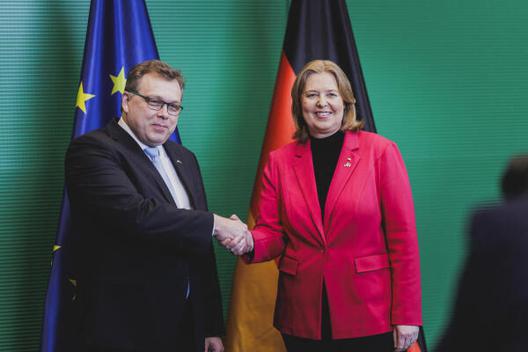 Bas, Bärbel; Hussar, Lauri Reichstagsgebäude, Empfangsraum