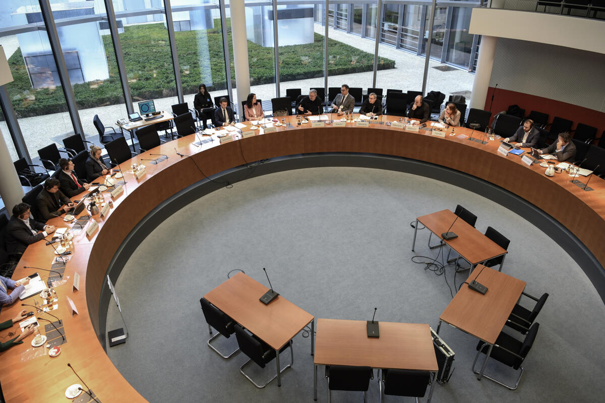  Der Generalstaatsanwalt der Ukraine, Andrij Kostin zu Gast im Rechtsausschusses mit Mitgliedern des Auswärtigen Ausschusses und des Ausschusses für Menschenrechte. Übersicht.