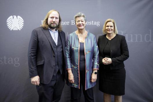 Hofreiter, Anton; Faeser, Nancy; Johansson, Ylva Paul-Löbe-Haus, Sitzungssaal