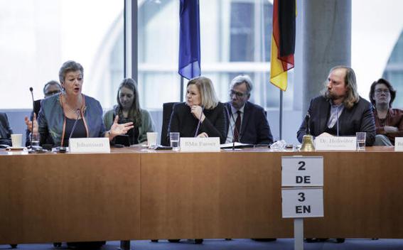 Hofreiter, Anton; Faeser, Nancy; Johansson, Ylva Paul-Löbe-Haus, Sitzungssaal