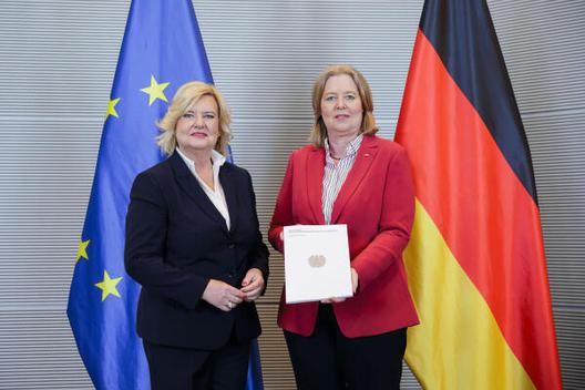 Bas, Bärbel; Högl, Eva Reichstagsgebäude, Empfangsraum