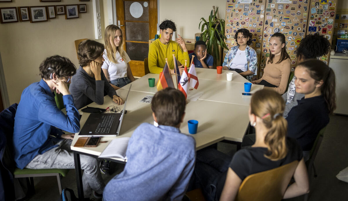 Tagung des Kinder- und Jugendparlaments im Bezirksamt Charlottenburg-Wilmersdorf in Berlin, 03.07.2023. Tagung des Kinder- und Jugendparlaments im Bezirksamt Charlottenburg-Wilmersdorf in Berlin, 03.07.2023.