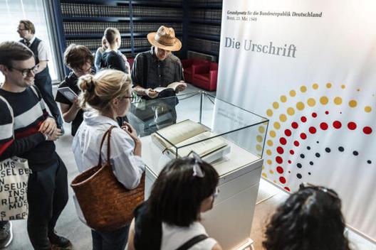  Reichstagsgebäude, Plenarsaalebene