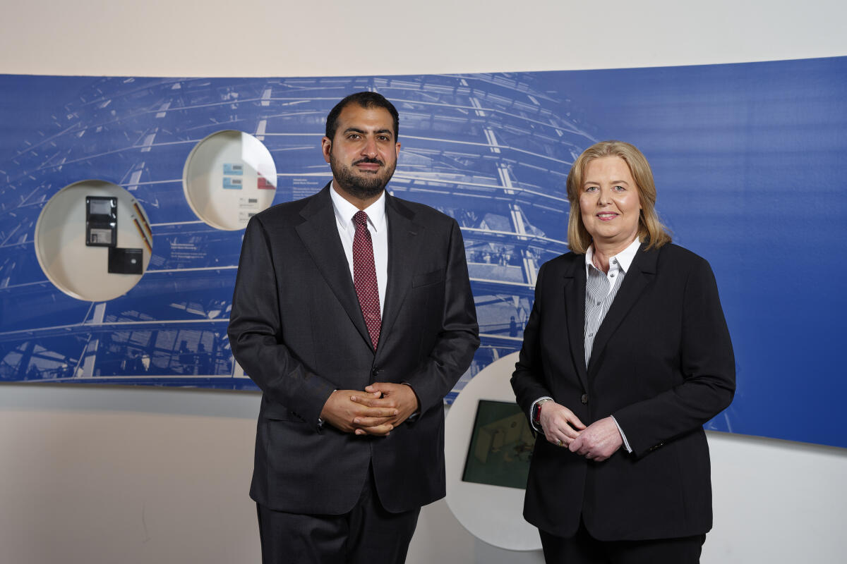 Bundestagspräsidentin Bas (r) empfängt die neu akkreditierten Mitglieder des Diplomatischen Korps in der Parlamentshistorischen Ausstellung im Deutschen Dom. Hier mit Prinz Abdullah bin Khaled bin Sultan bin Abdulaziz Al Saud (l), Königreich Saudi-Arabien. Bas, Bärbel Bundestagspräsidentin Bas (r) empfängt die neu akkreditierten Mitglieder des Diplomatischen Korps in der Parlamentshistorischen Ausstellung im Deutschen Dom. Hier mit Prinz Abdullah bin Khaled bin Sultan bin Abdulaziz Al Saud (l), Königreich Saudi-Arabien.