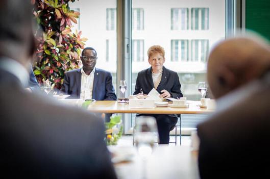 Pau, Petra; Diaby, Karamba Reichstagsgebäude, Plenarsaalebene