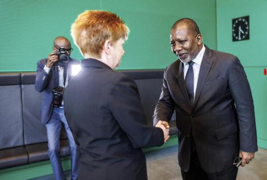 Pau, Petra; Konate, Sidiki Reichstagsgebäude, Plenarsaalebene