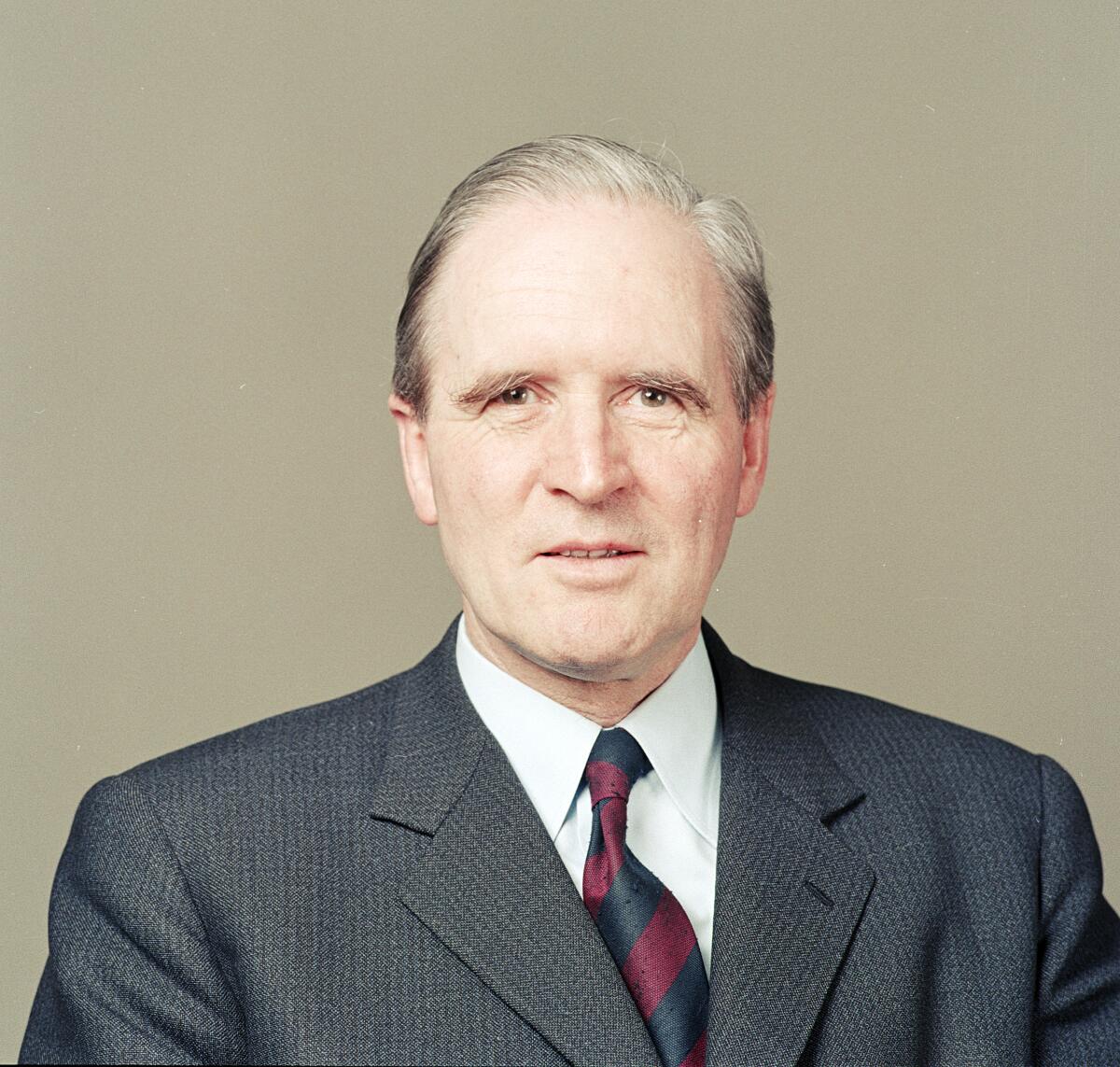 Prof. Dr. Karl Carstens, MdB, CDU/CSU Carstens, Karl Prof. Dr. Karl Carstens, MdB, CDU/CSU