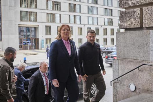 Bas, Bärbel; Selenskyj, Wolodymyr Reichstagsgebäude, Osteingang