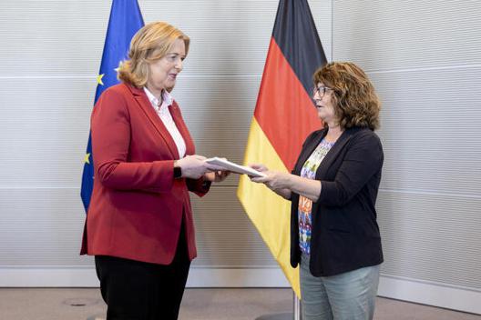 Bas, Bärbel; Stamm-Fibich, Martina Reichstagsgebäude, Empfangsraum