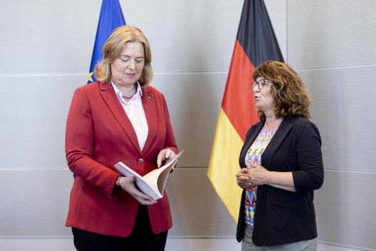Bas, Bärbel; Stamm-Fibich, Martina Reichstagsgebäude, Empfangsraum