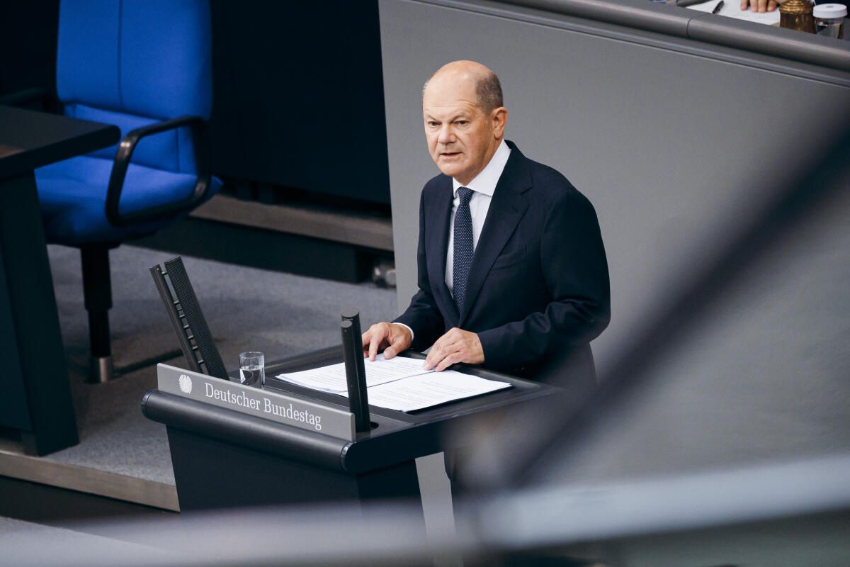 Scholz, Olaf Bundeskanzler Olaf Scholz, (SPD), aufgenommen im Rahmen einer Regierungserklärung im Deutschen Bundestag in Berlin, 06.06.2024.