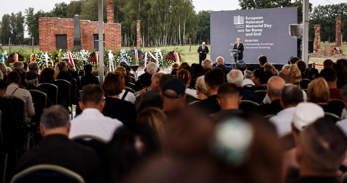  Bundestagspräsidentin Bärbel Bas, SPD, MdB, reist nach Polen. Hier während Ihrer Gedenkrede von Bundestagspräsidentin Bärbel Bas, SPD, MdB, zur Internationalen Gedenkveranstaltung zum Europäischen Holocaust-Gedenktag für Sinti und Roma. Übersicht.