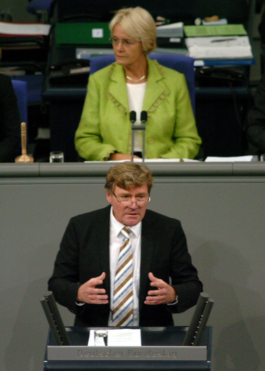 Siegmund Ehrmann, SPD, Bundestagsabgeordneter, Abgeordneter, Mitglied des Deutschen Bundestages, MdB, Rede, Deutscher Bundestag, 120. Sitzung, TOP 3, Thema: Kulturwirtschaft. Vorsitz: Bundstagsvizepräsidentin Dr. h. c. Susanne Kastner, SPD.; Rednerpult. Ehrmann, Siegmund; Kastner, Susanne Siegmund Ehrmann, SPD, Bundestagsabgeordneter, Abgeordneter, Mitglied des Deutschen Bundestages, MdB, Rede, Deutscher Bundestag, 120. Sitzung, TOP 3, Thema: Kulturwirtschaft. Vorsitz: Bundstagsvizepräsidentin Dr. h. c. Susanne Kastner, SPD.; Rednerpult.