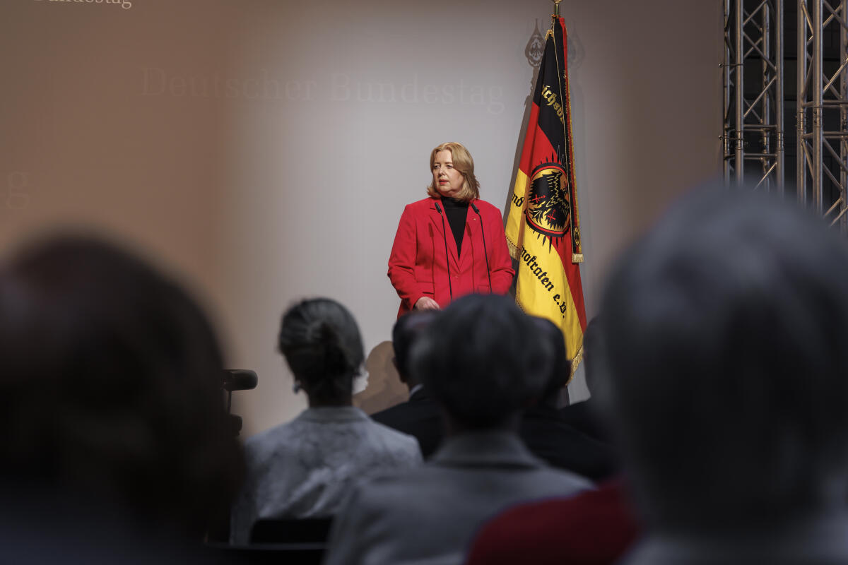  Ausstellungseröffnung "Wehrhafte Demokratie - Das Reichsbanner Schwarz-Rot-Gold und die Verteidigung der Weimarer Republik". Hier Bundestagspräsidentin Bärbel Bas (im Bild), SPD, MdB, während der Begrüßungsansprache.