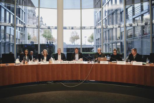 Kleebank, Helmut Paul-Löbe-Haus, Sitzungssaal