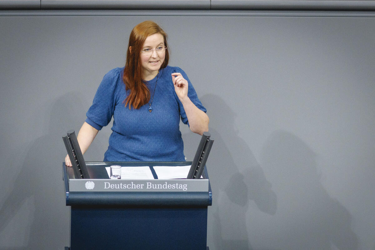 Henneberger, Kathrin Kathrin Henneberger MdB, B'90/Grüne, hält eine Rede in der Aktuellen Stunde " Weltklimakonferenz COP29" im Deutschen Bundestag in Berlin, 14.11.2024.