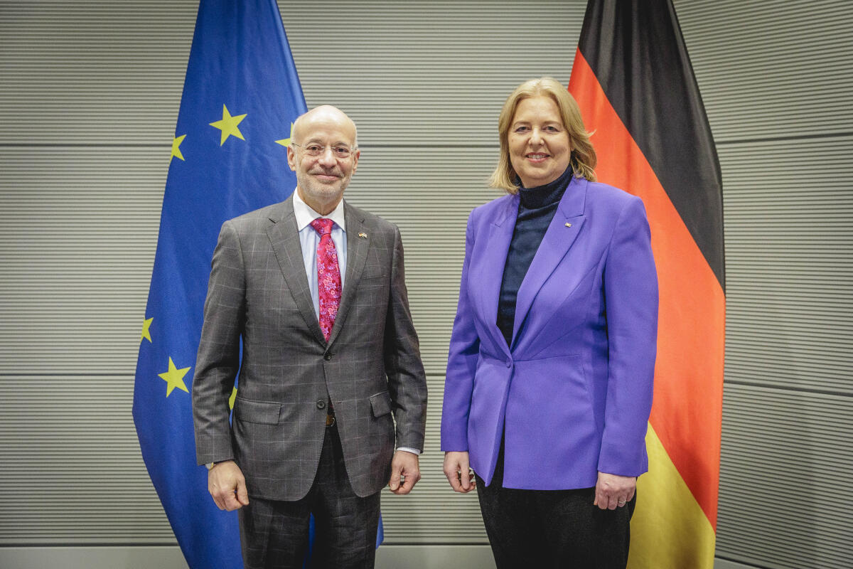 Bärbel Bas (SPD), Bundestagspräsidentin, empfängt den Geschäftsträger a. i. der US-Botschaft, Alan Meltzer, zu einem Gespräch in Berlin, 14.11.2024. Bas, Bärbel Bärbel Bas (SPD), Bundestagspräsidentin, empfängt den Geschäftsträger a. i. der US-Botschaft, Alan Meltzer, zu einem Gespräch in Berlin, 14.11.2024.