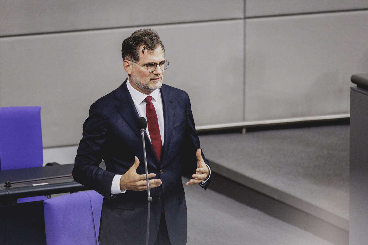 Wolfgang Schmidt (SPD), Chef des Bundeskanzleramtes, aufgenommen im Rahmen einer Regierungsbefragung im Deutschen Bundestag in Berlin, 13.11.2024. Schmidt, Wolfgang Wolfgang Schmidt (SPD), Chef des Bundeskanzleramtes, aufgenommen im Rahmen einer Regierungsbefragung im Deutschen Bundestag in Berlin, 13.11.2024.