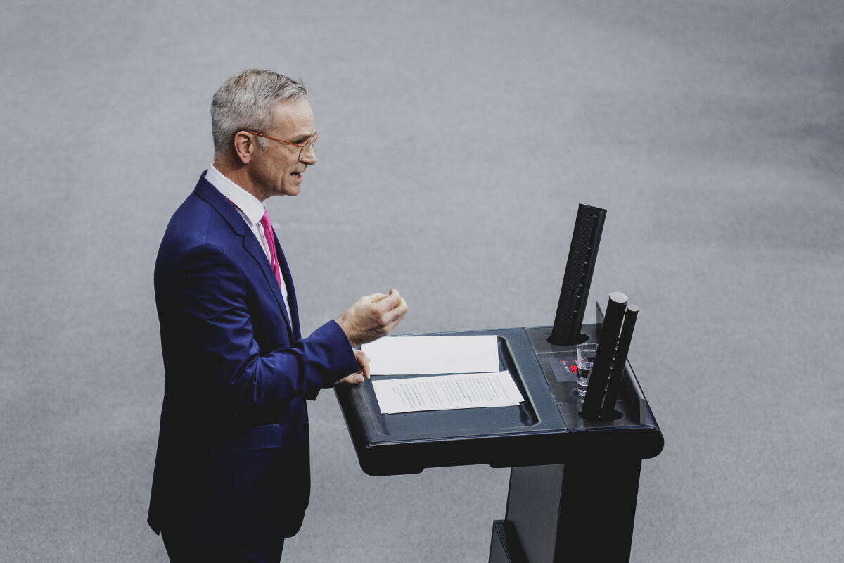 Reichel, Markus Dr. Markus Reichel, CDU/CSU, MdB, hält eine Rede zu TOP 22 "Arbeitszeitflexibilisierungsgesetz" im Plenum.