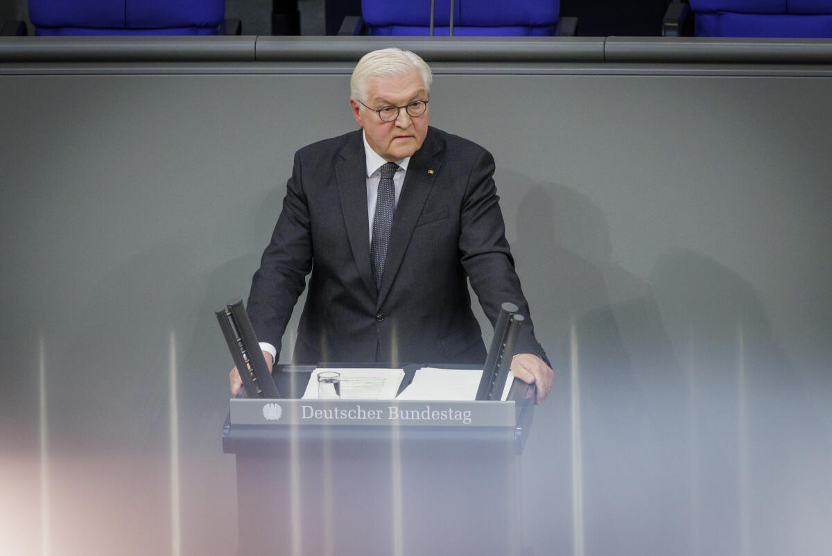Gedenkstunde des Deutschen Bundestages für die Opfer des Nationalsozialismus. Hier Bundespräsident Dr. Frank-Walter Steinmeier (im Bild) während der Gedenkrede. Steinmeier, Frank-Walter Gedenkstunde des Deutschen Bundestages für die Opfer des Nationalsozialismus. Hier Bundespräsident Dr. Frank-Walter Steinmeier (im Bild) während der Gedenkrede.