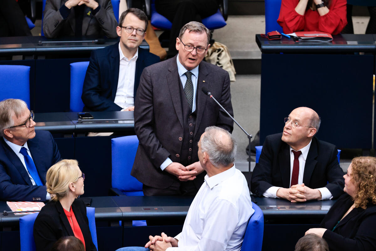 1. Sitzung des 21. Deutschen Bundestages - konstituierende Sitzung: Hier Bundestagsvizepräsident Bodo Ramelow (m), Die Linke., MdB, bei der Annahme der Wahl. Ramelow, Bodo 1. Sitzung des 21. Deutschen Bundestages - konstituierende Sitzung: Hier Bundestagsvizepräsident Bodo Ramelow (m), Die Linke., MdB, bei der Annahme der Wahl.