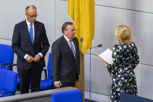 Merz, Friedrich; Klöckner, Julia; Pistorius, Boris Reichstagsgebäude, Plenarsaal