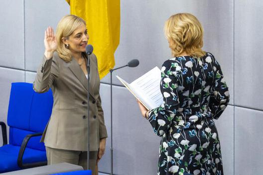 Klöckner, Julia; Warken, Nina Reichstagsgebäude, Plenarsaal